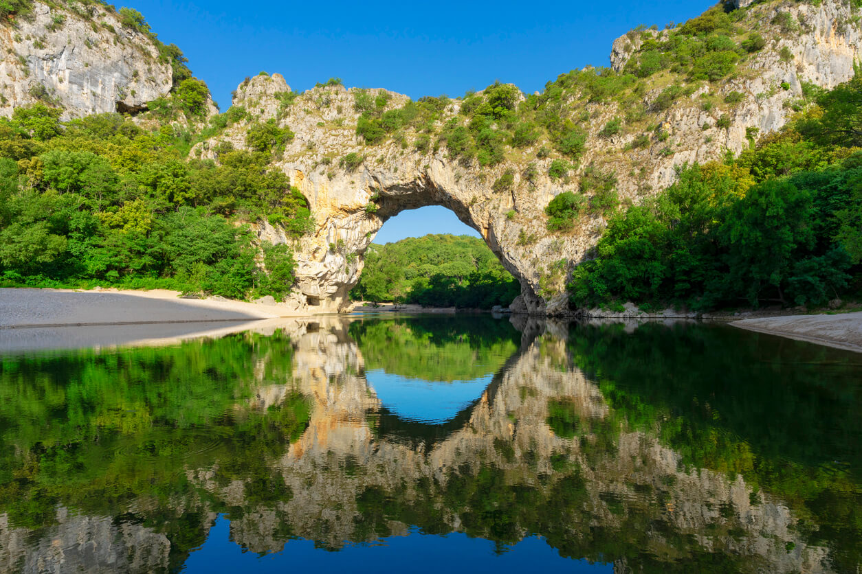 Best Time To Visit Vallon Pont D Arc Weather And Temperatures 4